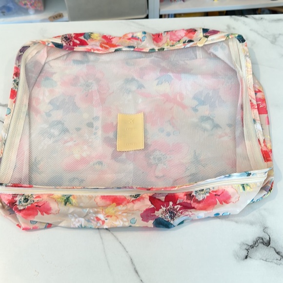 NWT Novawo 5 piece set of floral travel organization bags. - Picture 4 of 6